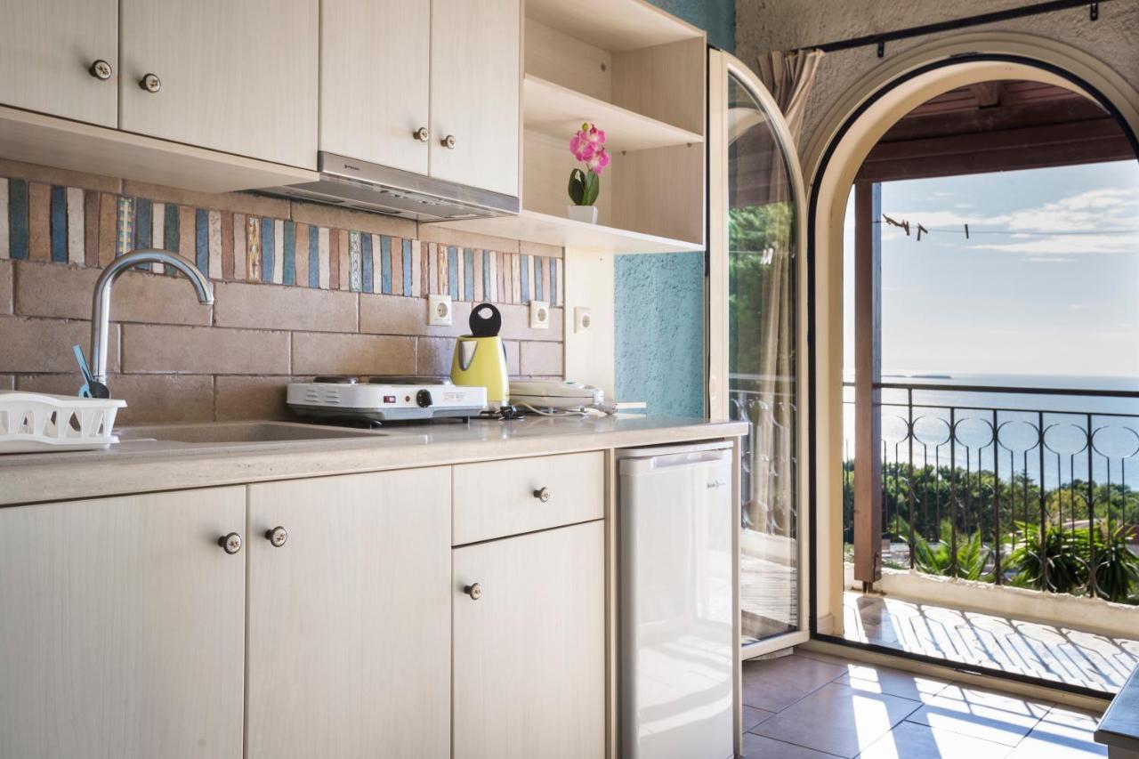 Irilena Studios And Apartments Ласи Екстериор снимка